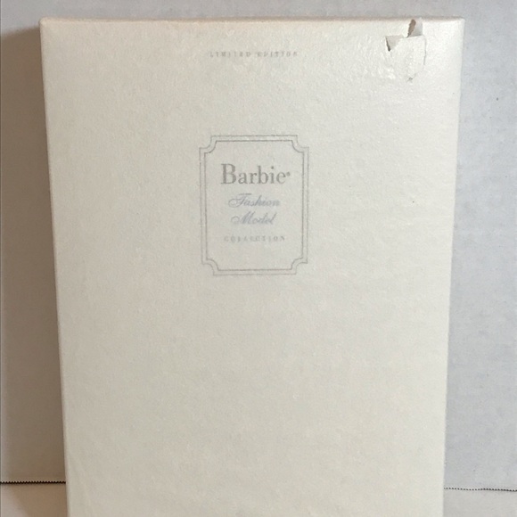 MIB TISSUED SEALED Maria Theresa Barbie Factory - Picture 2 of 9